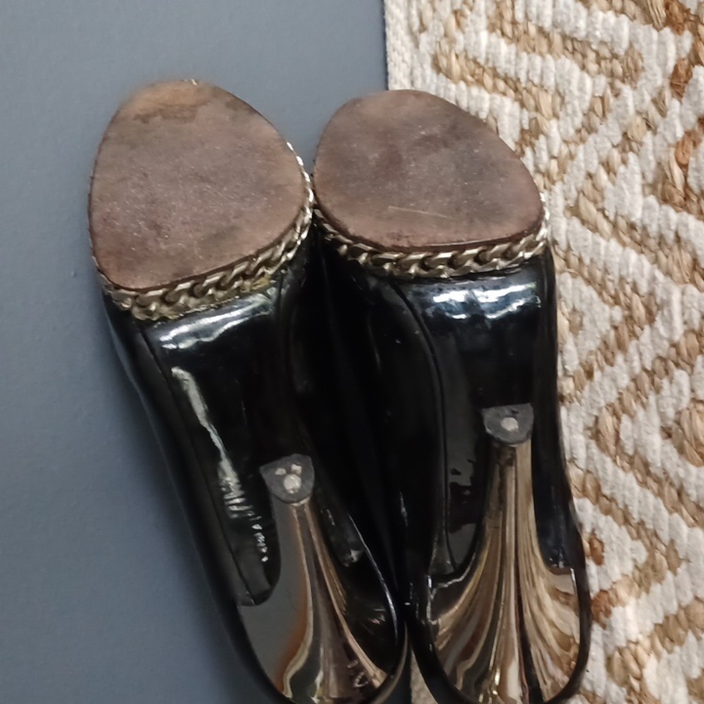 Stuart Weitzman Patent Leather Pumps - Picture 11 of 16